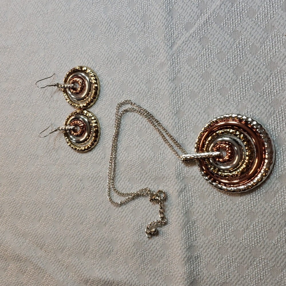 necklace and earrings set NWOT tricolor